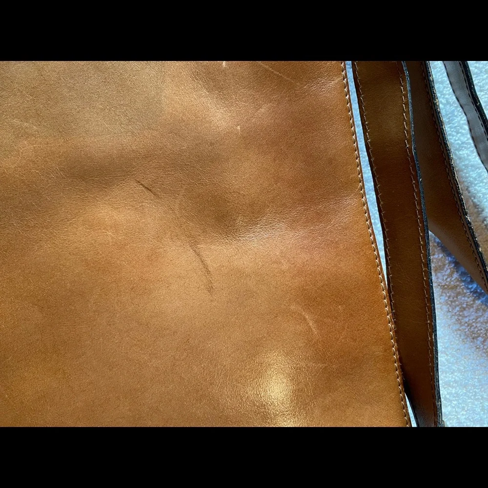 Loewe tan purse - Picture 3 of 7
